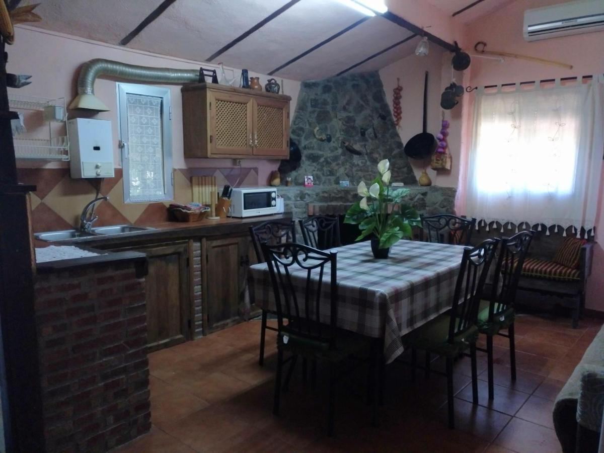 Casas Rurales El Cerro Y El Cerezo Navaconcejo Esterno foto